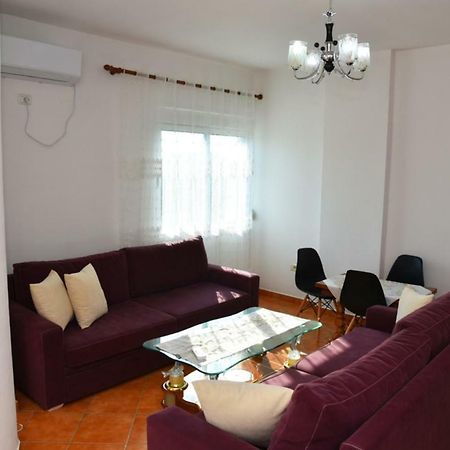 Gzim'S Apartment Durrës Exteriör bild