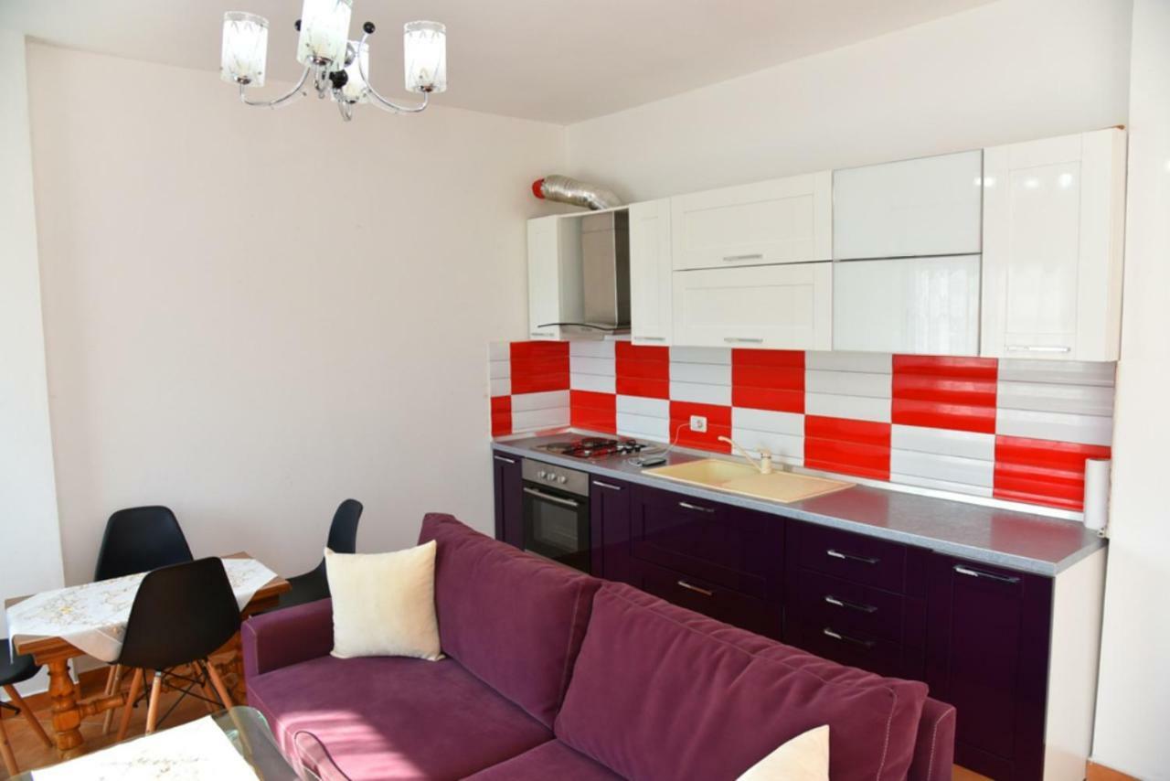 Gzim'S Apartment Durrës Exteriör bild