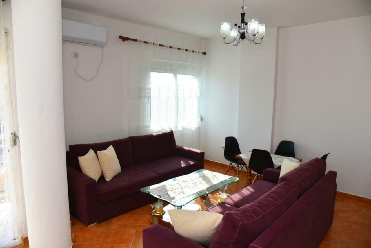 Gzim'S Apartment Durrës Exteriör bild